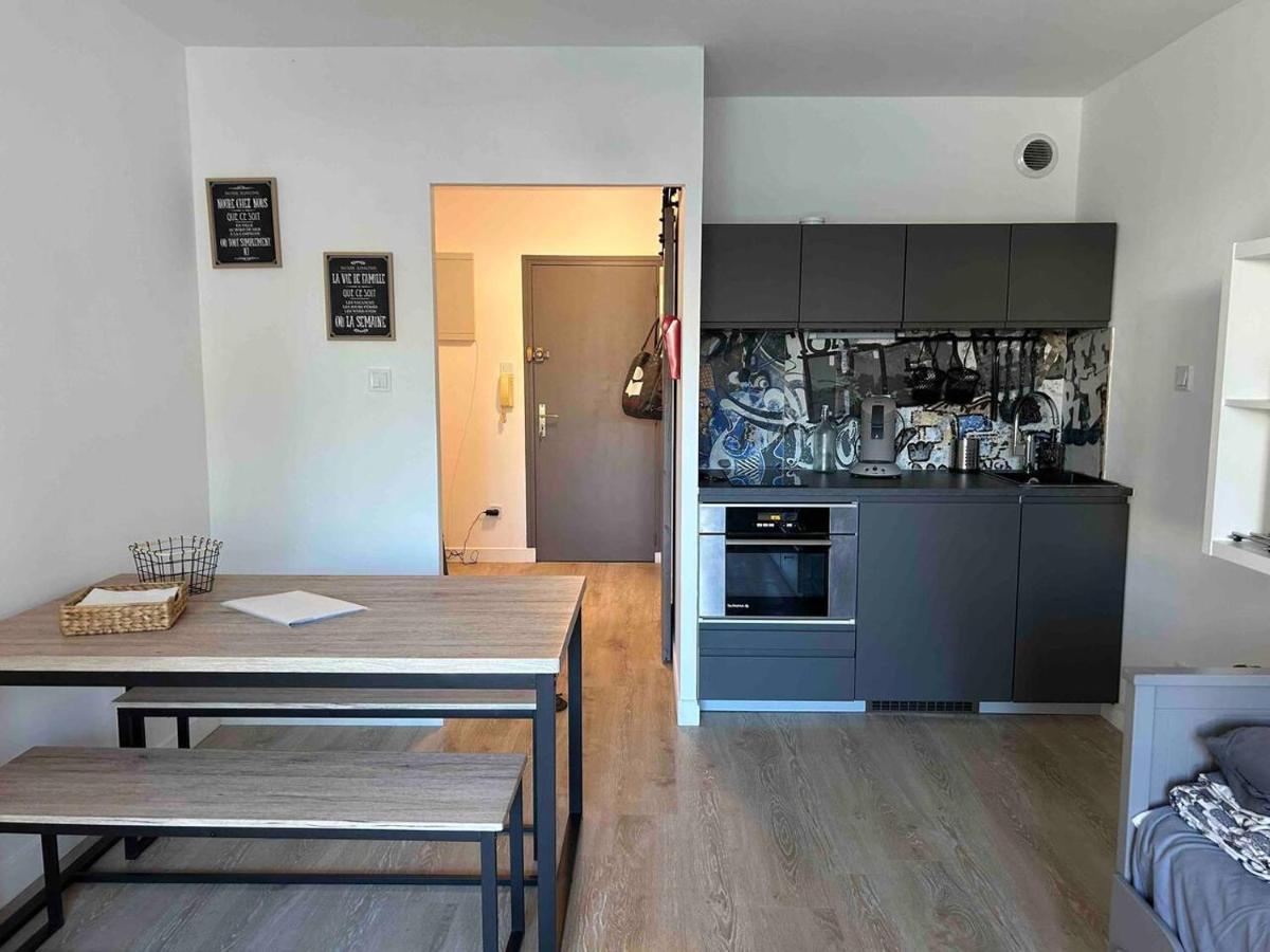 Pin Rollan Beach Saint-Mandrier-sur-Mer Exterior photo